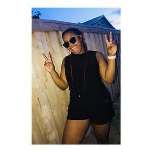 Meet your Posher, Daisha